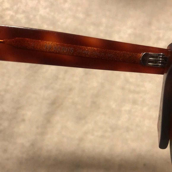 💯Authentic FENDI SUNGLASSES 😎🕶️😎 - Picture 6 of 6